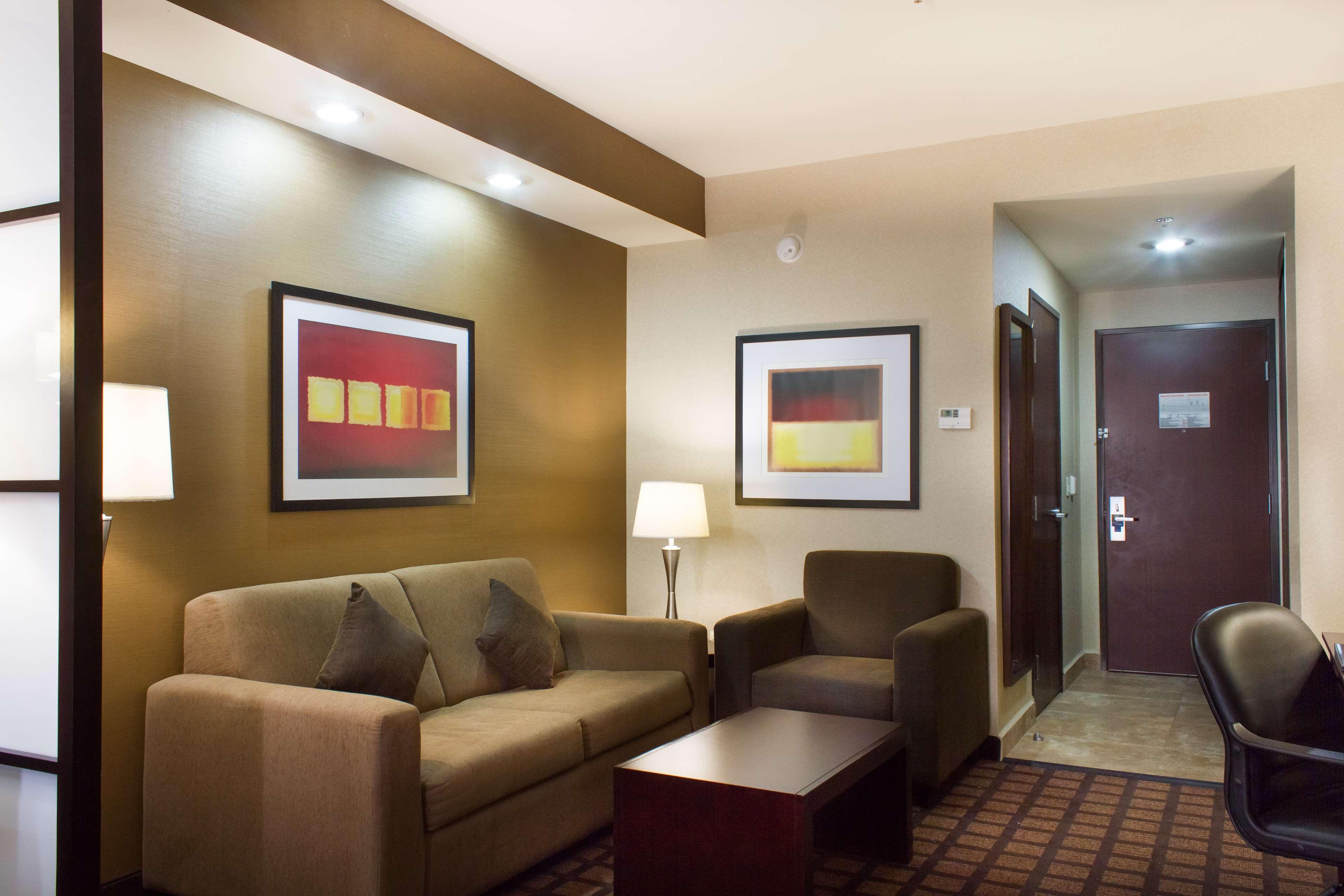 Best Western Premier Monterrey Aeropuerto Аподака Экстерьер фото Suite at the Residence Inn
