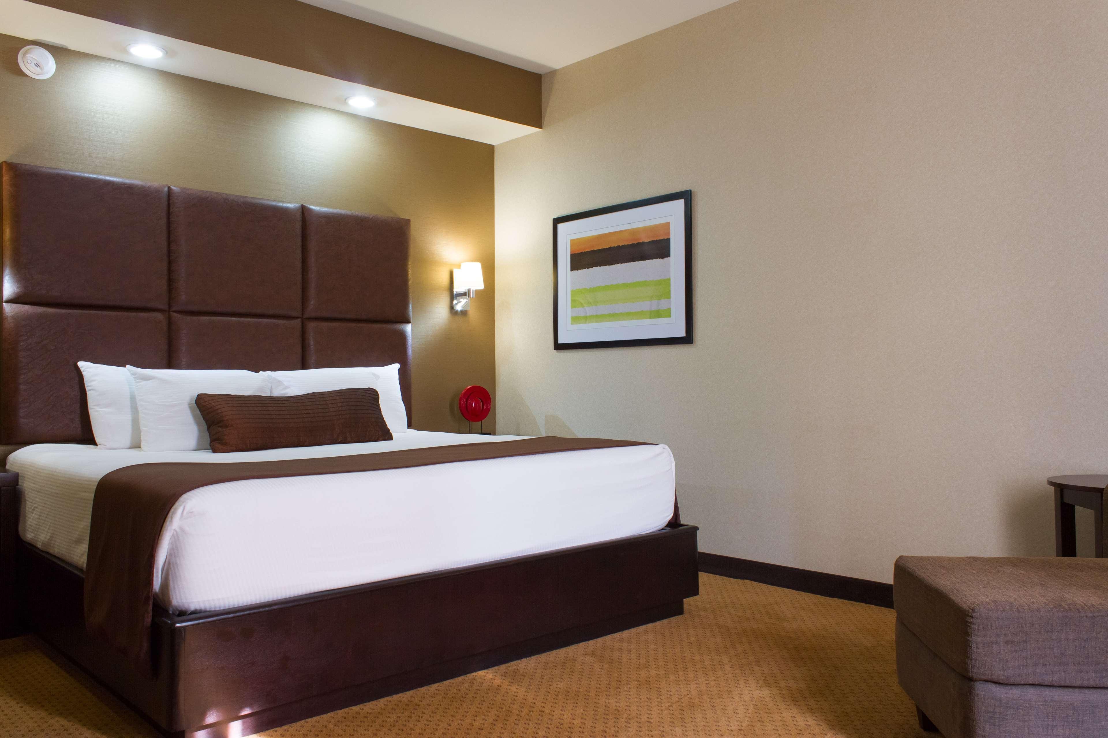 Best Western Premier Monterrey Aeropuerto Аподака Экстерьер фото A typical room at the hotel