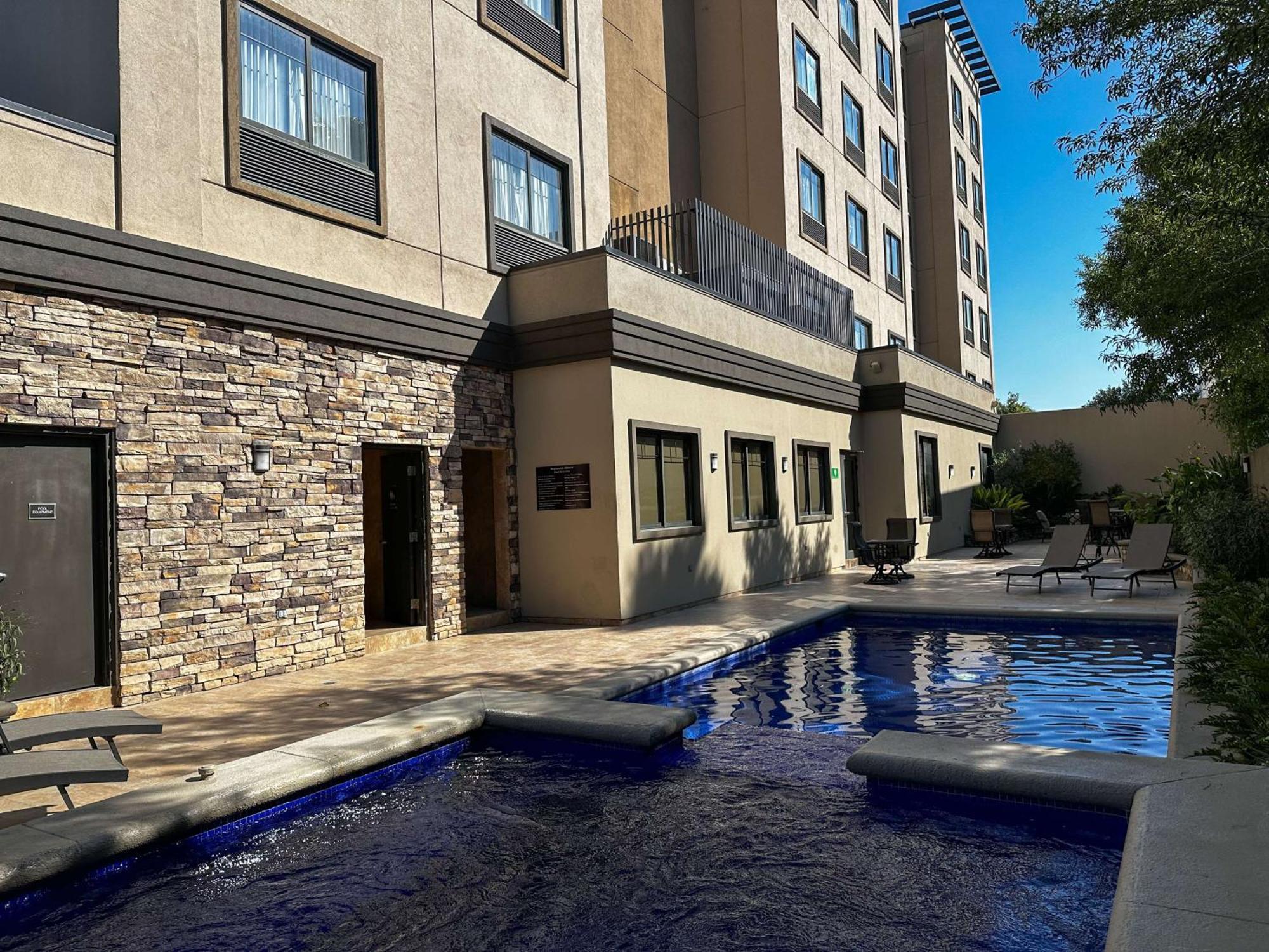 Best Western Premier Monterrey Aeropuerto Аподака Экстерьер фото
